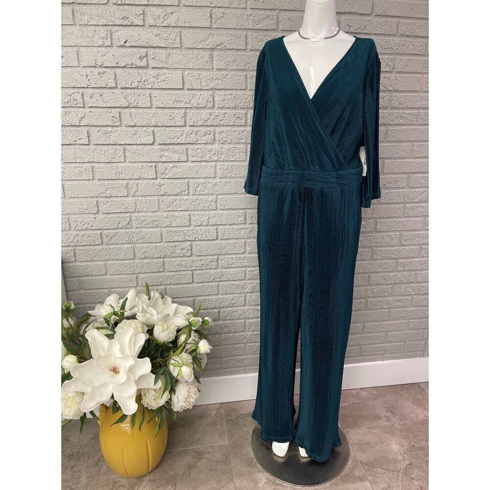 Catherines Women Green Accordion Pleat Wide Leg V- Neck Jumpsuit Size 0X (14-16)